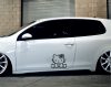 Ülő Hello Kitty tuning matrica (30x30 cm)